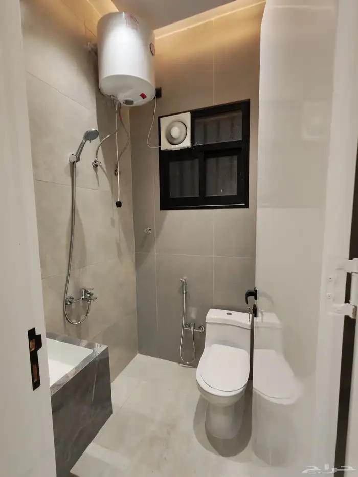 للبيع بأبها شقق علويه بسطح خاص vip من 520 الف 24