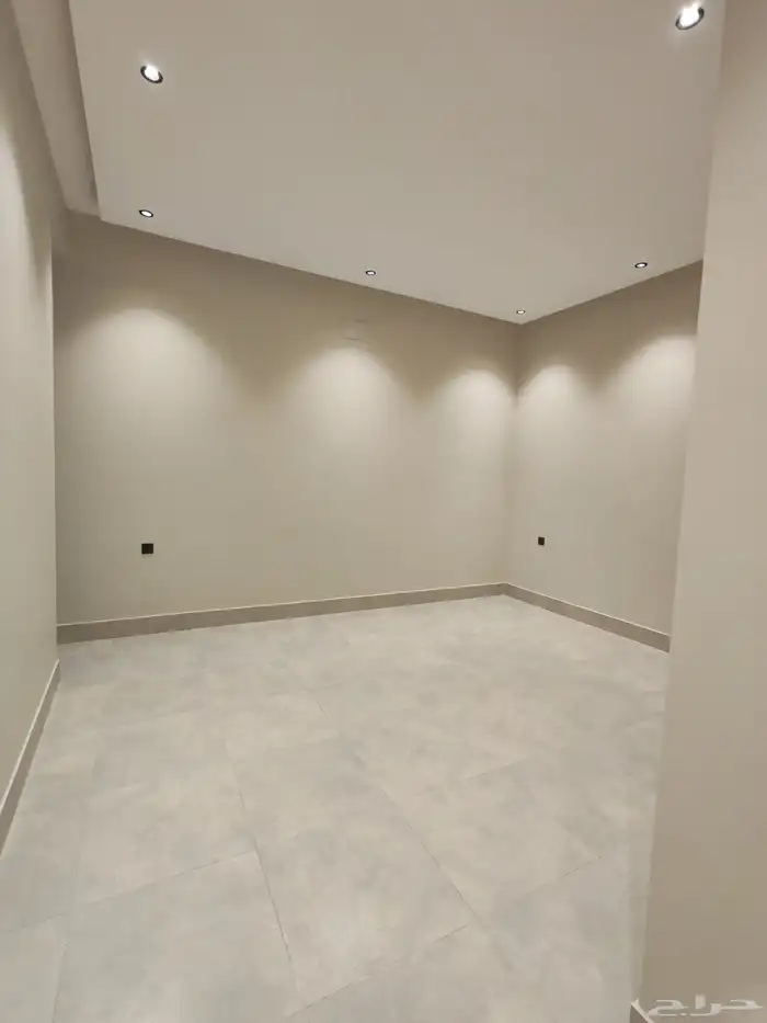 للبيع بأبها شقق علويه بسطح خاص vip من 520 الف 25