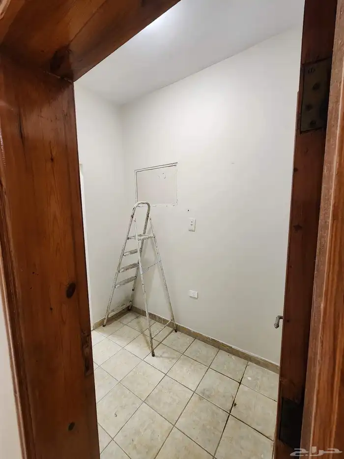 شقه 4 غرف وصاله ومطبخ و3 حمامات بحي الصفا2 المربع الذهبي 2