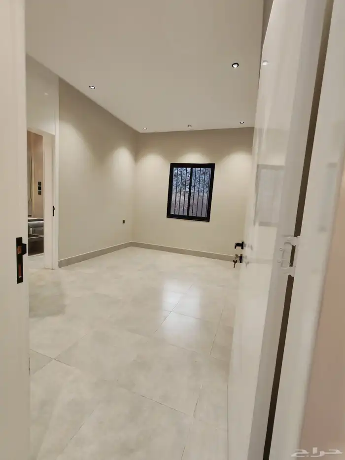 للبيع بأبها شقق علويه بسطح خاص vip من 520 الف 12