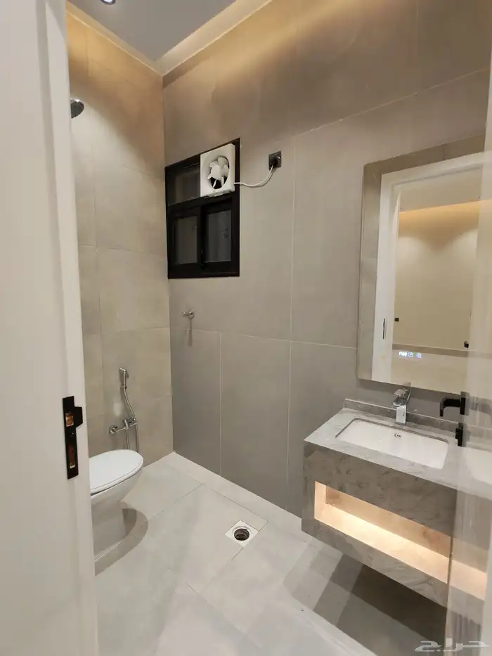 للبيع بأبها شقق علويه بسطح خاص vip من 520 الف 22