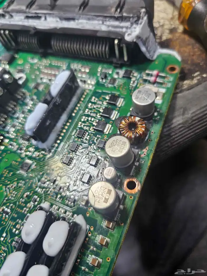 اصلاح جميع كمبيوترات السيارات وبرمجتها 8