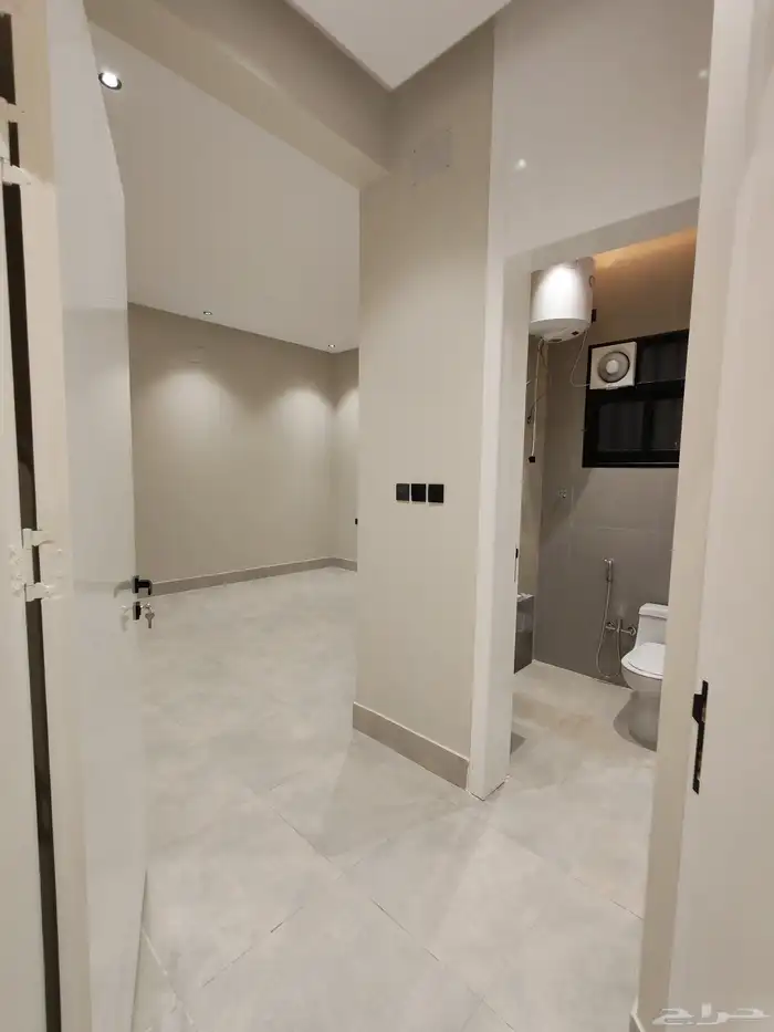 للبيع بأبها شقق علويه بسطح خاص vip من 520 الف 23