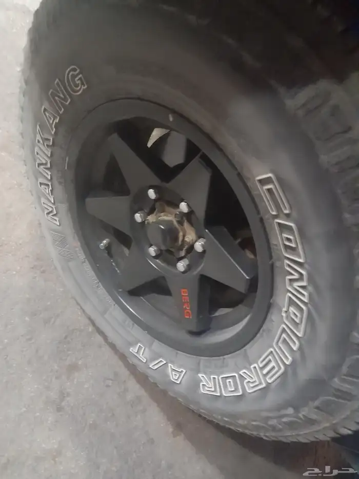 كفرات نص حجري مقاس 16 تاريخ نهايت 23 وجنوط برايد 16 شبه جديد 8