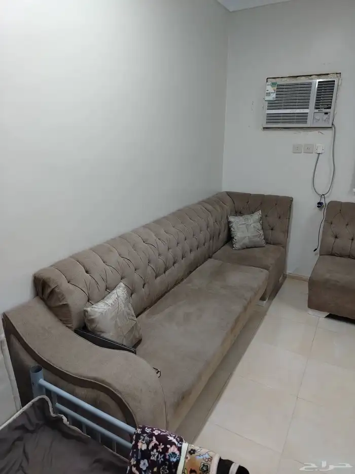 طقم كنب بحالة ممتازة تواصل بداعي للسفر السعر 400 056345537 3