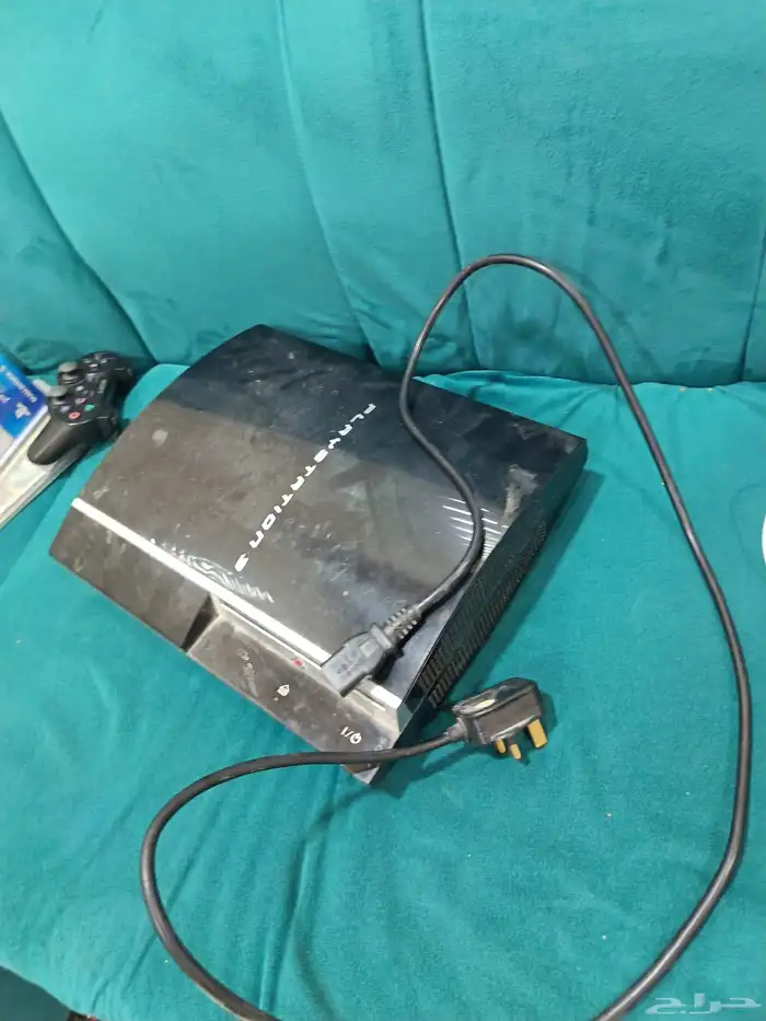 سوني3 مستعمل معه 3 يدات واحده جديده 2 مستعمله على السوم 4