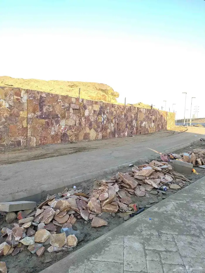 معلم تلبيس حجر طبيعي معلم حجر كبير رباريب مقاولات عامه جوال 2