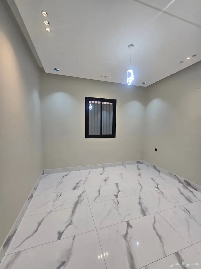 للبيع روف ارضى وروف علوى بحوش ومدخل سياره 43