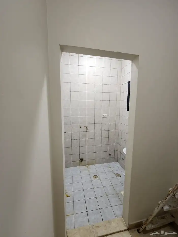 شقه 4 غرف وصاله ومطبخ و3 حمامات بحي الصفا2 المربع الذهبي 3