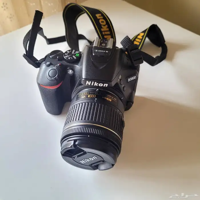 كاميرا NIKON D5600 مع عدسة و ملحقات 0
