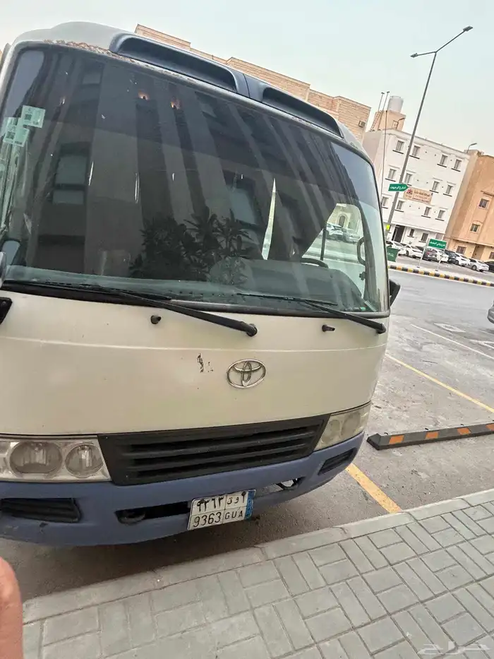 باص كوستر 2014 متاح ل الإيجار مع السائق 2