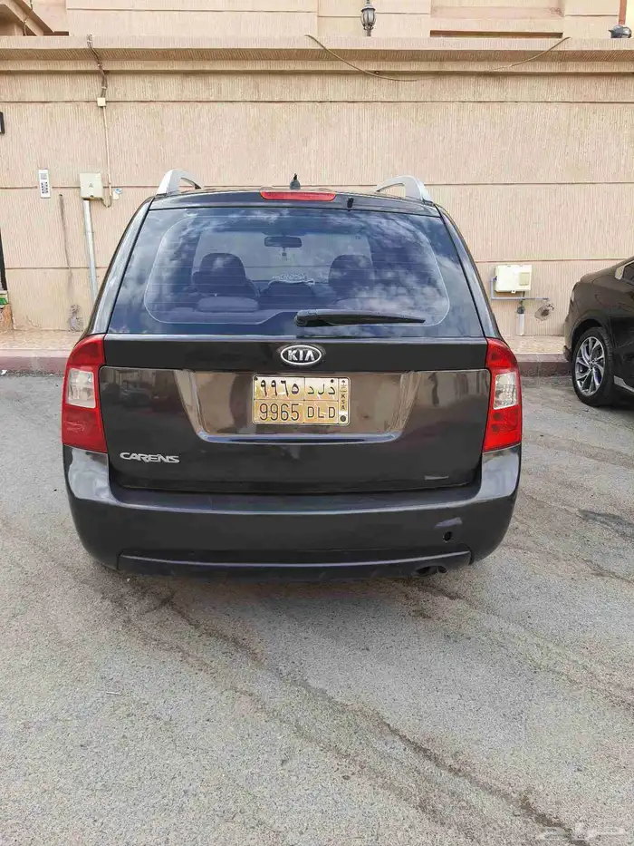 كيا كارنز 2012 16