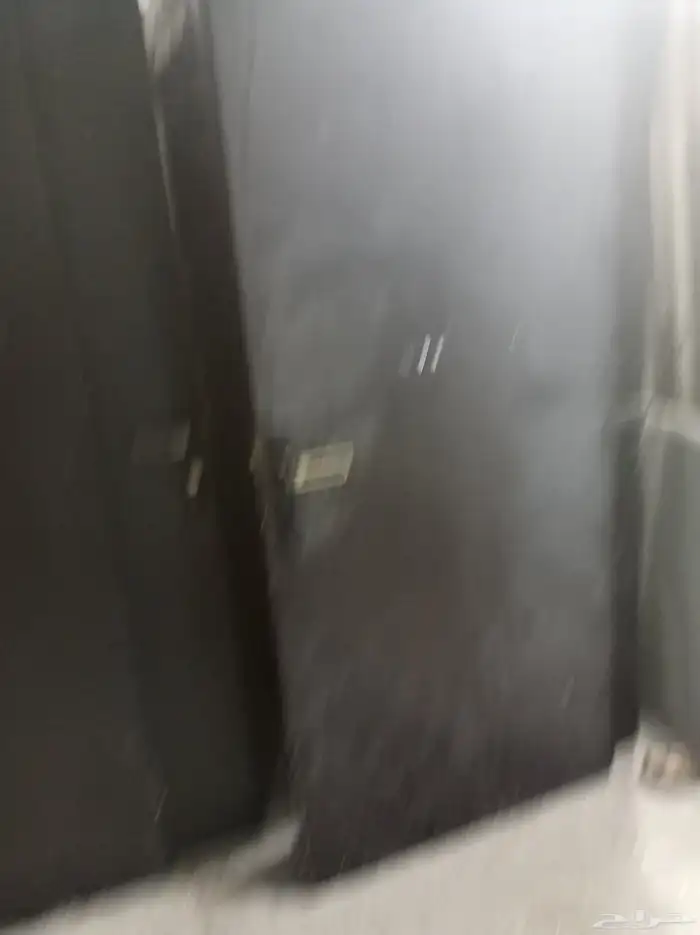 عندنا ابواب خشب مستخدمه وابواب حديد والمنيوم جديد للبيع 2