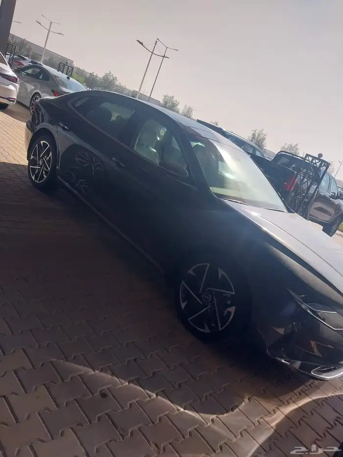 للبيع هونداي ازيرا سمارت بلس موديل 2023 جديده اصفار 4