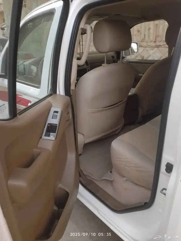 نيسان - نافارا 2011 LE 7