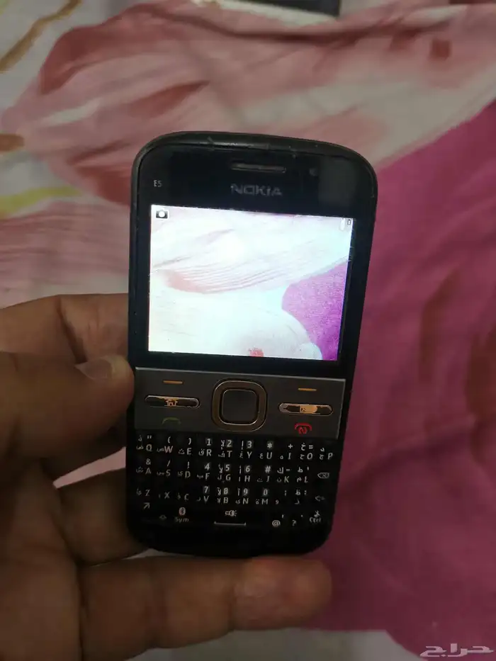 نوكيا E5كوري أصلي بحاله ممتازه 4
