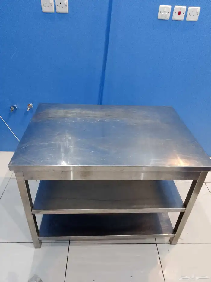 طاولة فولاذية 0