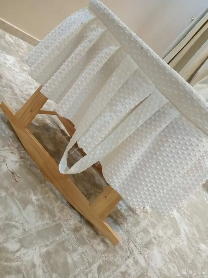 سرير اطفال شبه جديد دباب اطفال كهربائي 1