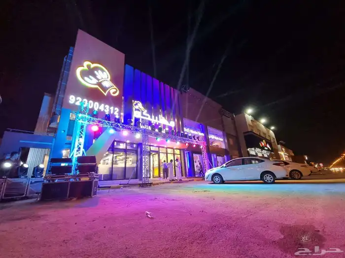 تنظيم حفلات وفتتحات تاجير شاشات مسارح استيج خشب استيج زجاج 3