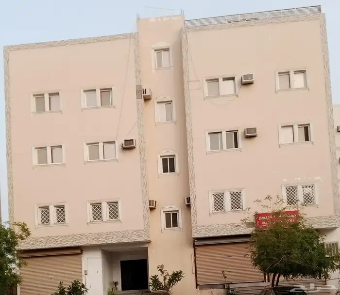 للاستثمار عمارة سكنية تجارية قريبه من المسجد النبوي الشريف 0