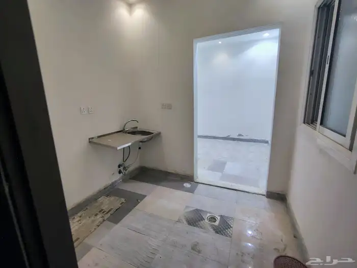 استديو للايجار المهديه غرفه حمام ومطبخ وسطح السعر 2000 ريال 6