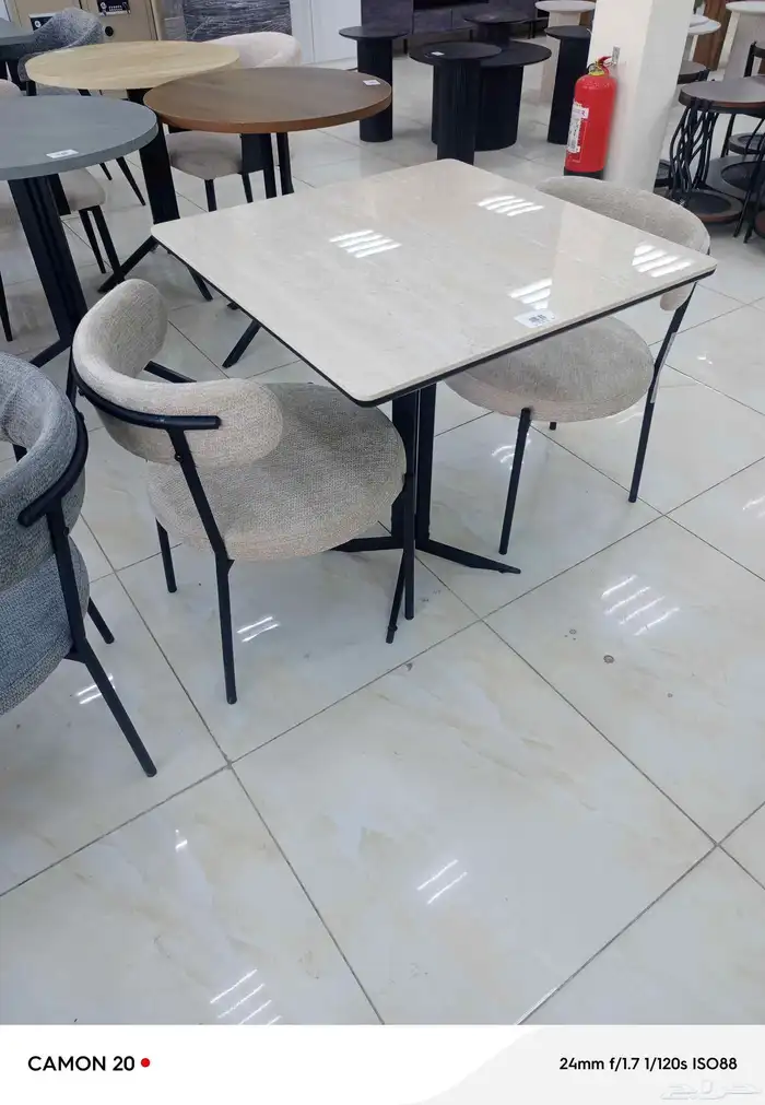 طاوله معاك كراسي 0