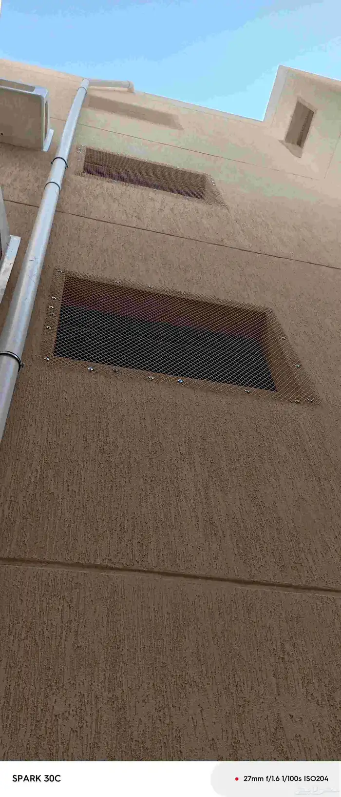 تركىب غطا مكيف شباك تلك طارد طاير 2