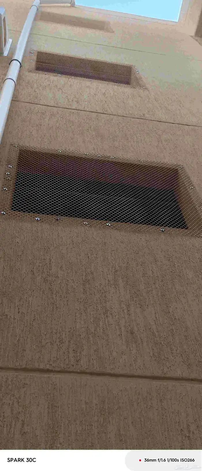 تركىب غطا مكيف شباك تلك طارد طاير 3