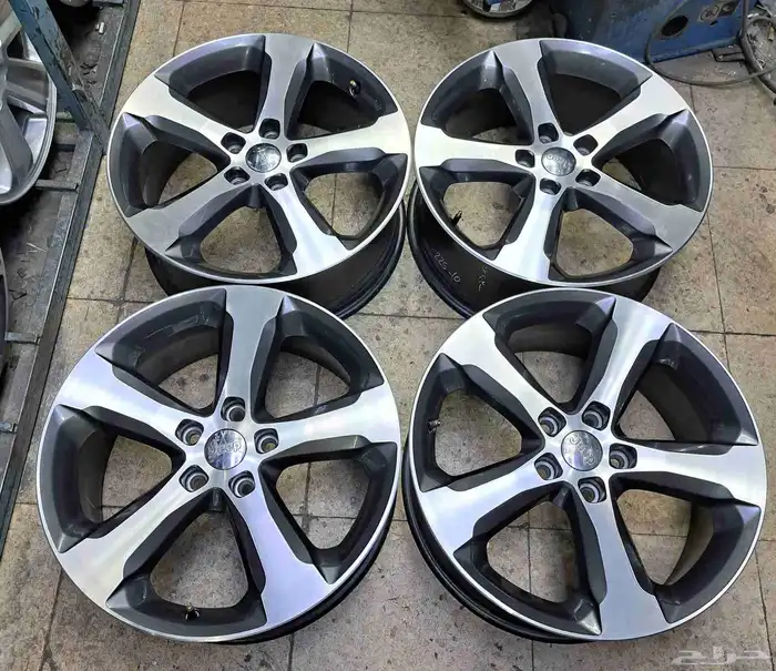 جنوط جيب جراند شروكي موديل 2024مقاس 20اصليه وكاله 3