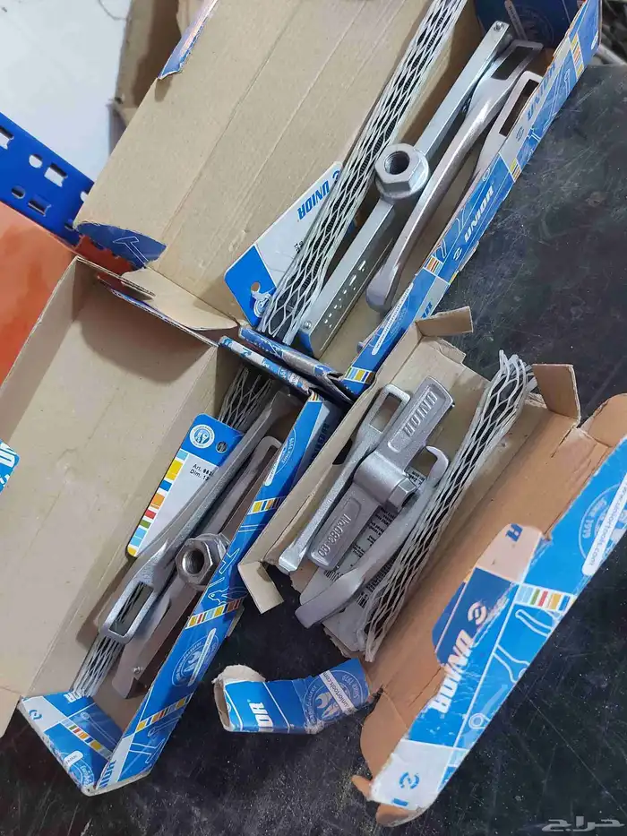 عدة ورش واجهزة وقطع غيار للبيع 6