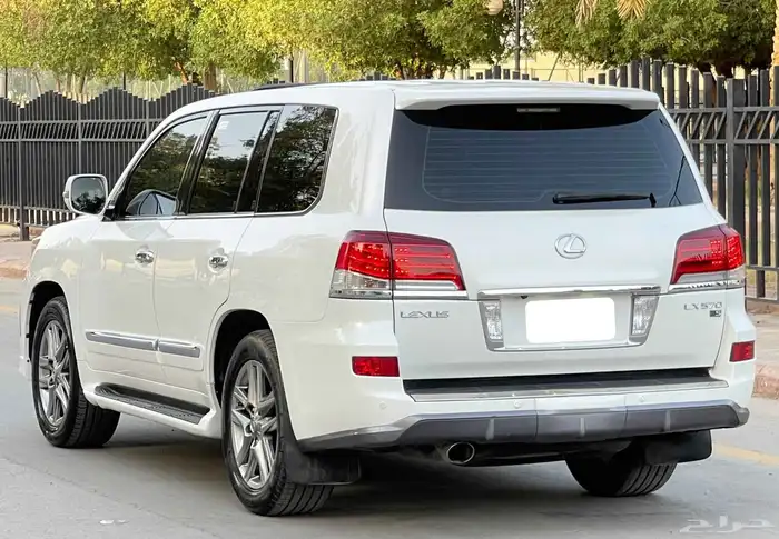 لكزس LX570 2014 فل سعودي 6
