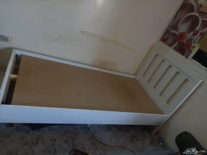 Very good bed  new condition. Single bed 1
