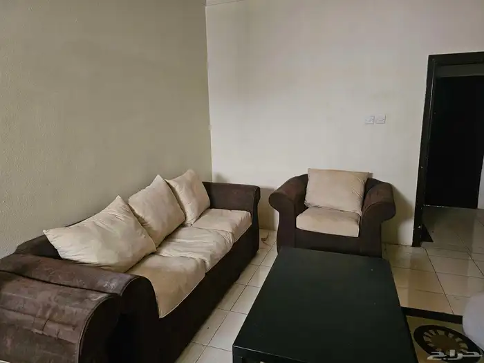 كنب مع طاولة و سجاد و ستائر طاولة تليفزيون ايكيا 0