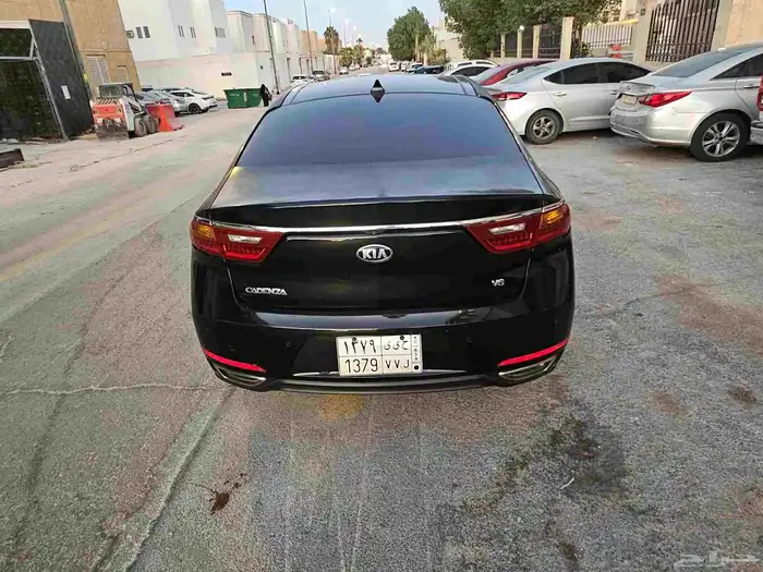 للبيع كيا كادينزا 2017 ممشى 345 حد 33 4
