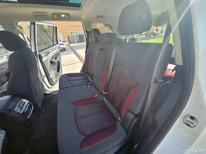 سياره MG RX8 ابيض ماشي 17800 كيلو فقط 5