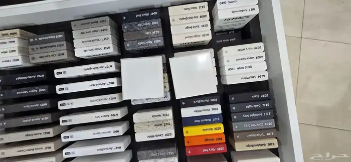 تجهيز مقاهي ومطاعم طاولات حسب الطلب خشب ورخام وكوريان 3