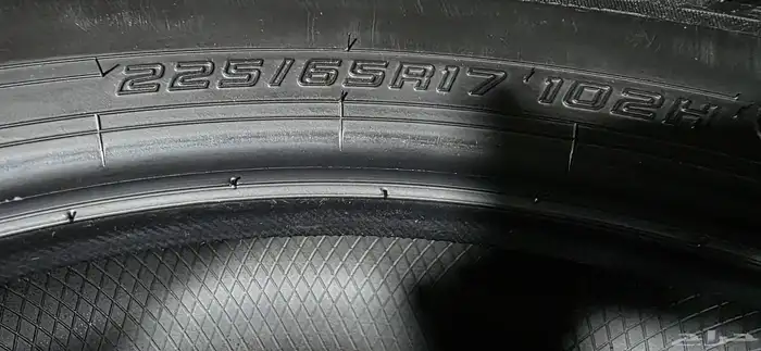 4 كفرات دنلوب ياباني مقاس 225 65 17 2