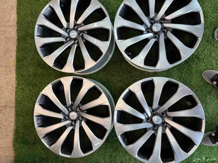 جنوط رنج روفر SV مقاس 23 موديل 2024.2025 أصلية وكالة 6