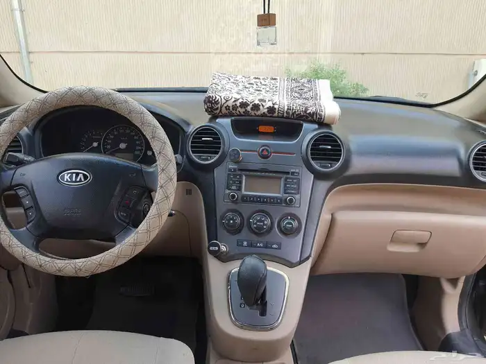 كيا كارنز 2012 9