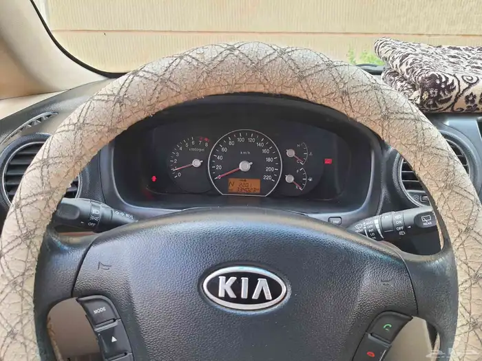 كيا كارنز 2012 5