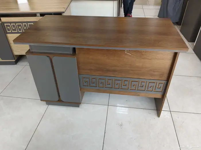 مكتب مدير طقم كامل مودرن اشكال دولاب كبير 16