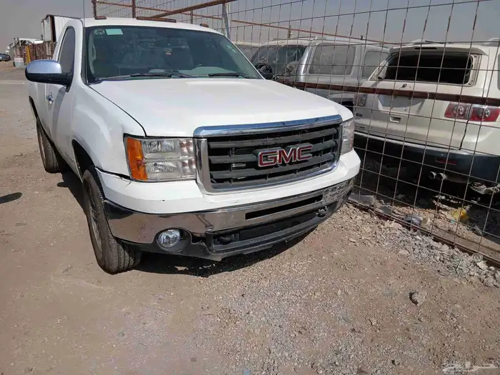 قطع غيار جي ام سي سييرا حوض تشليح مديل 2010 1