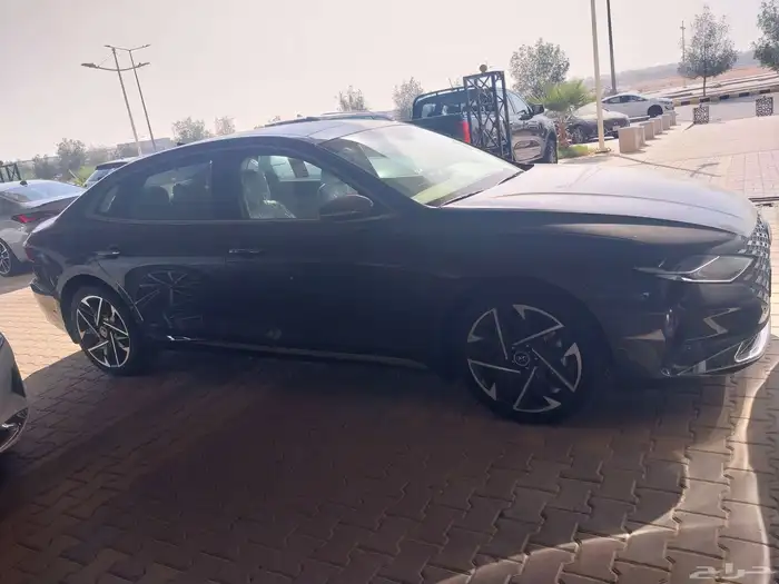 للبيع هونداي ازيرا سمارت بلس موديل 2023 جديده اصفار 3