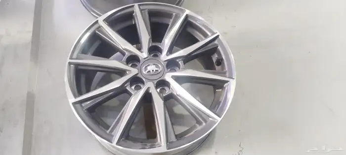 جنوط كامري موديل 2025 أصلي وكاله مقاس 16 0