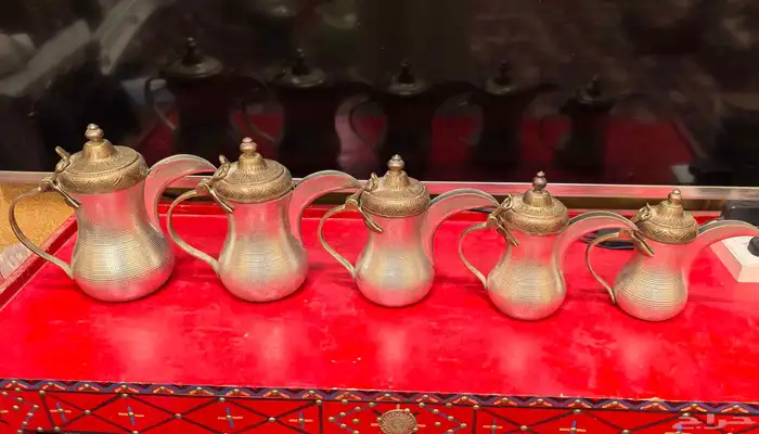 للبيع طقم دلال حب الرمان عددها 5 دلال متسلسلة 21