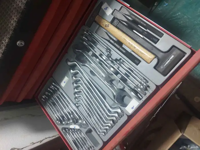 عدة ورش واجهزة وقطع غيار للبيع 35