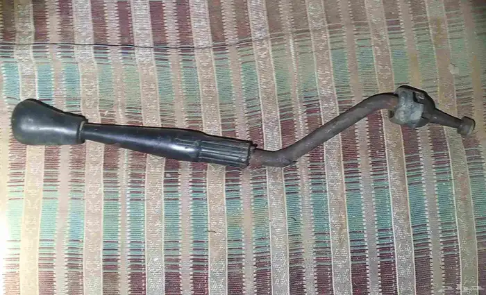 عصا القير هايلكس 2000 0