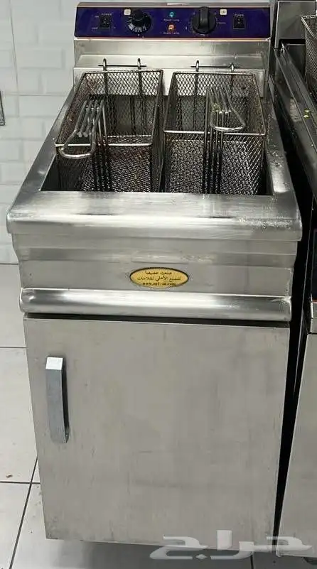 يوجد معدات وادوات مطعم للبيع. 2