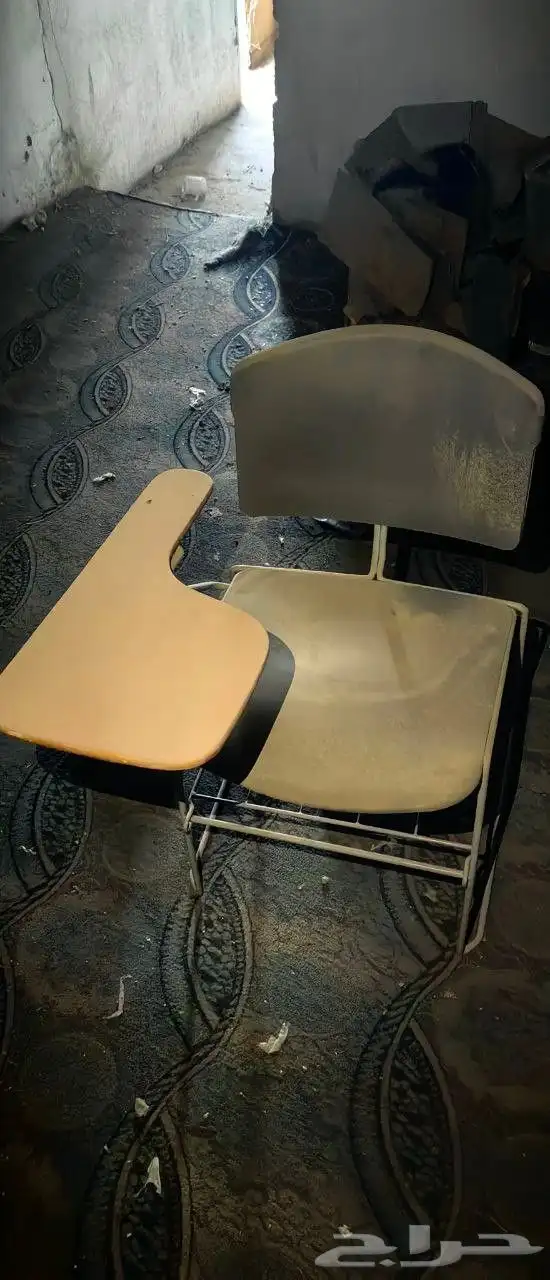 كراسي بطاولة للتعليم 0