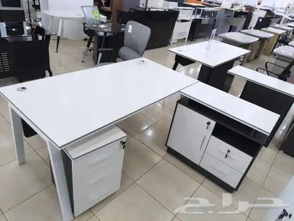 modern manager desk set and staf desks 1